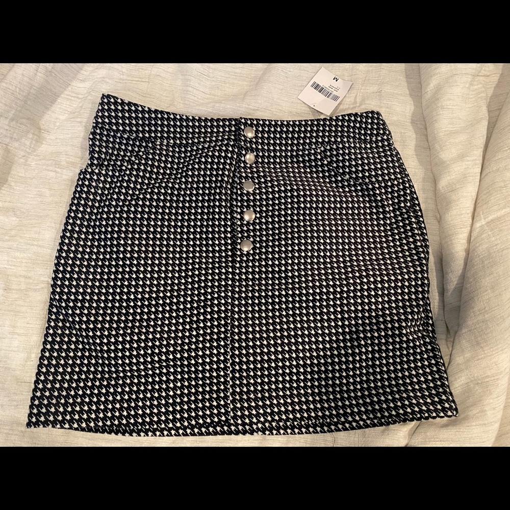 Black and white button up mini skirt NWT